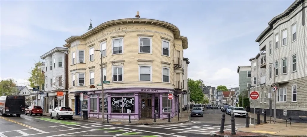 4 bed, 1 bath apartment for rent at 861 Dorchester Ave Unit 3, Dorchester — photo 1 of 14