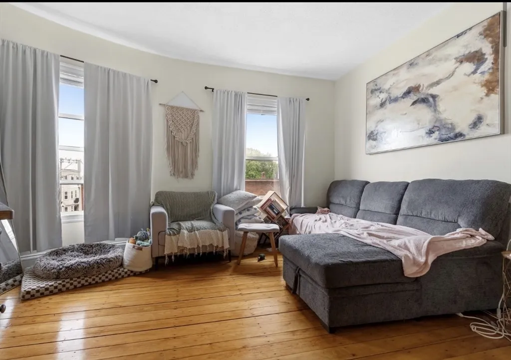 4 bed, 1 bath apartment for rent at 861 Dorchester Ave Unit 3, Dorchester — photo 5 of 14