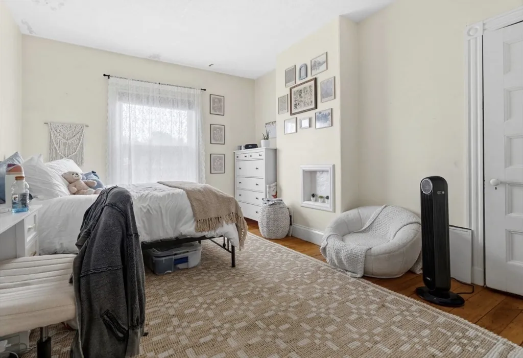 4 bed, 1 bath apartment for rent at 861 Dorchester Ave Unit 3, Dorchester — photo 8 of 14