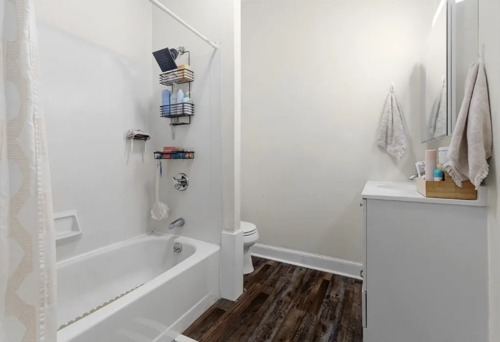 4 bed, 1 bath apartment for rent at 861 Dorchester Ave Unit 3, Dorchester — photo 11 of 14