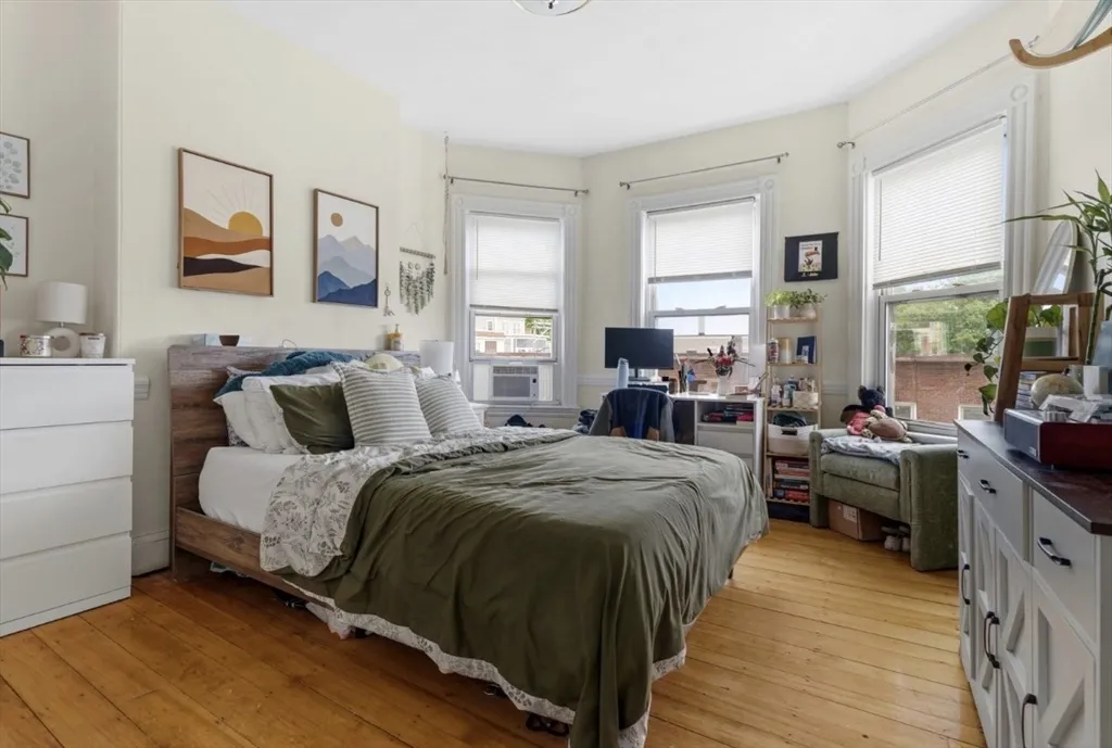 4 bed, 1 bath apartment for rent at 861 Dorchester Ave Unit 3, Dorchester — photo 7 of 14
