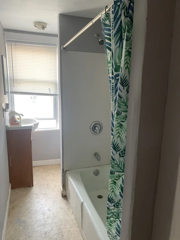 2 bed, 1 bath apartment for rent at 861 Locust St Unit 3, Fall River — photo 8 of 9