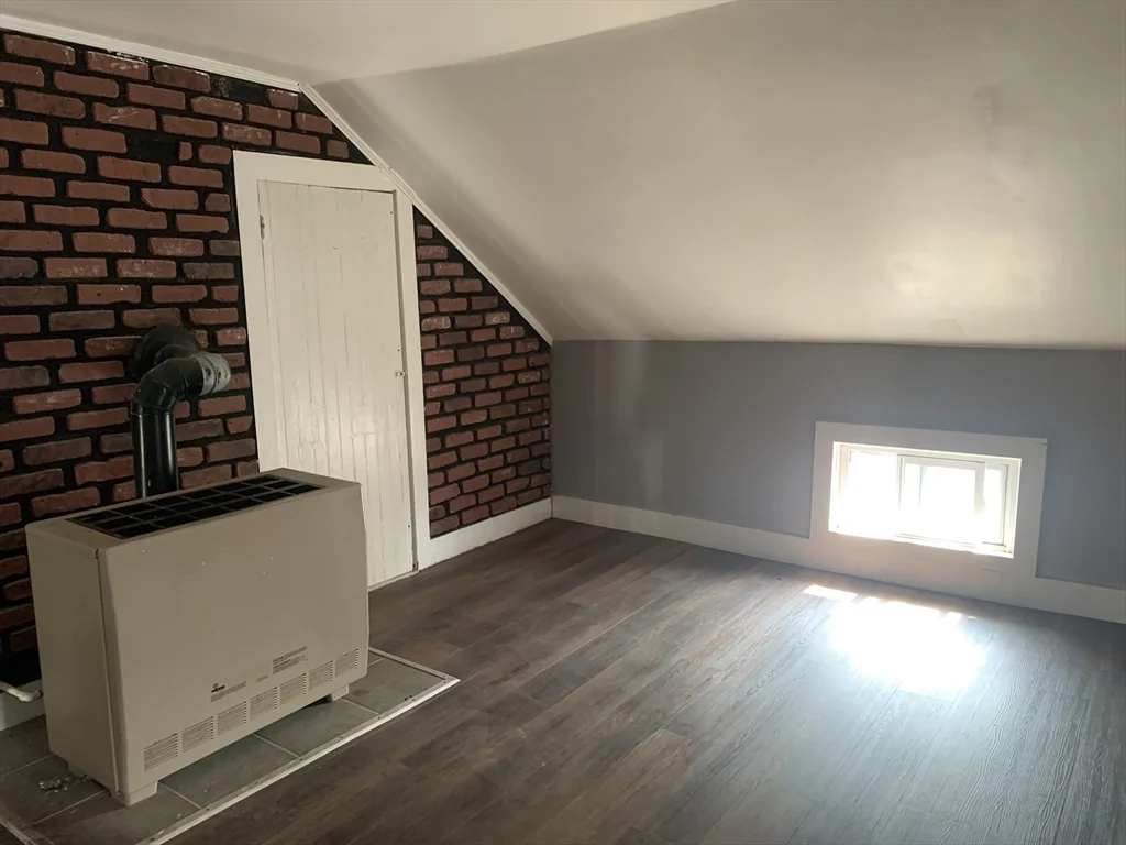 2 bed, 1 bath apartment for rent at 861 Locust St Unit 3, Fall River — photo 4 of 9