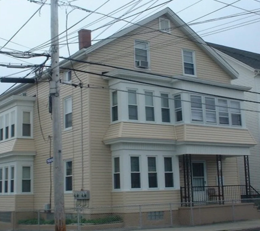 2 bed, 1 bath apartment for rent at 861 Locust St Unit 3, Fall River — photo 9 of 9