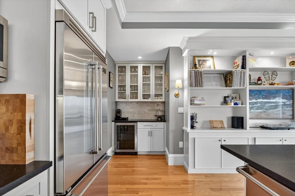 2 bed, 2 bath apartment for rent at 862 East 2nd St Unit 8, South Boston — photo 8 of 21