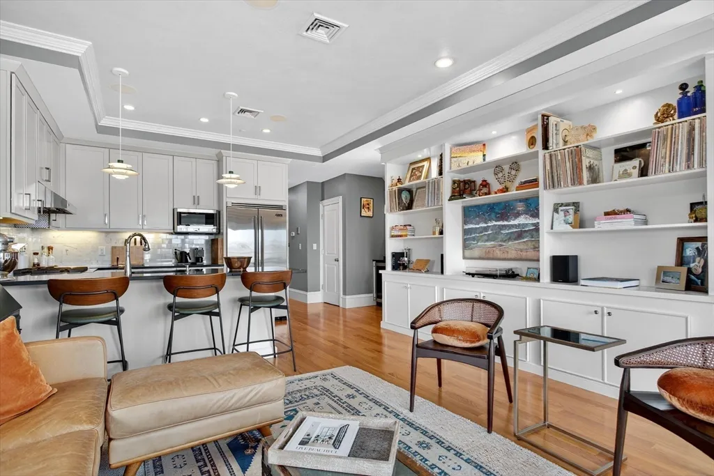 2 bed, 2 bath apartment for rent at 862 East 2nd St Unit 8, South Boston — photo 6 of 21