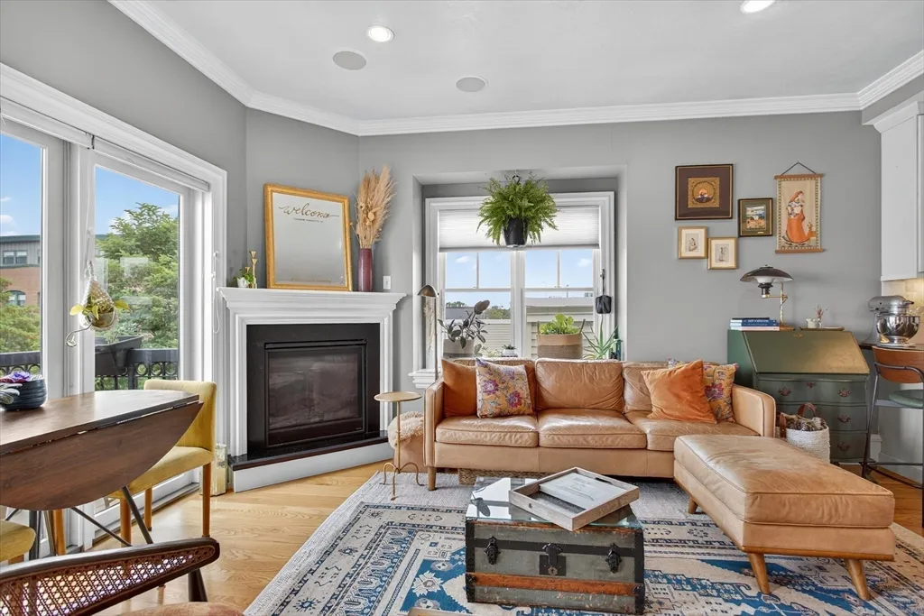 2 bed, 2 bath apartment for rent at 862 East 2nd St Unit 8, South Boston