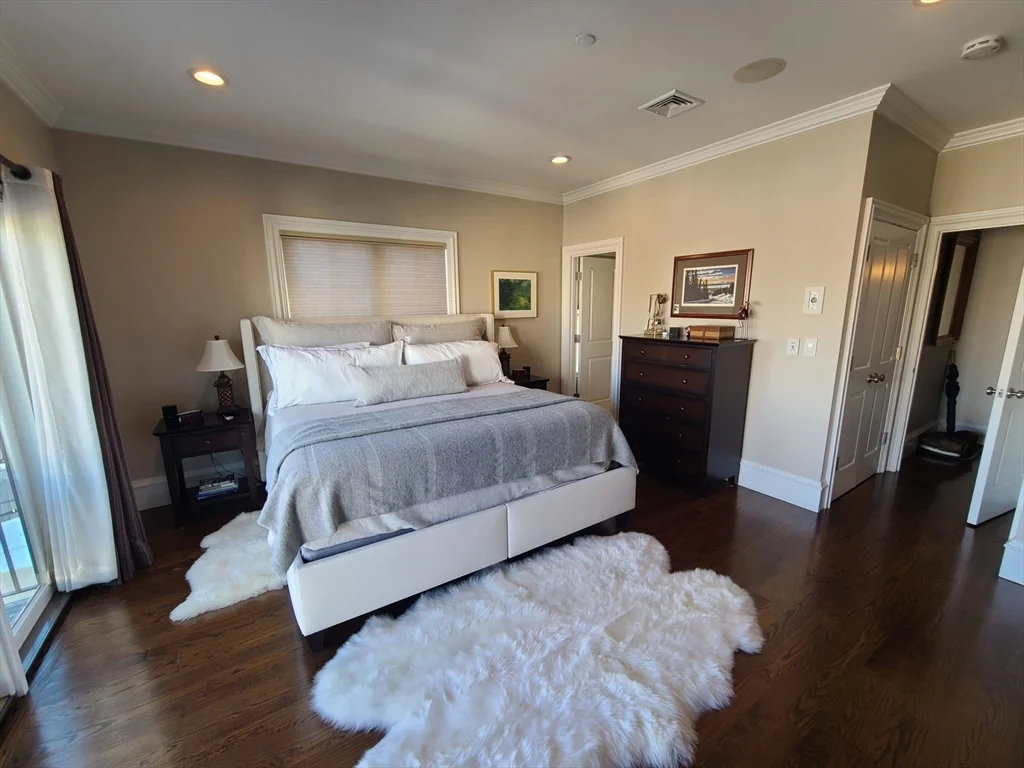 2 bed, 2 bath apartment for rent at 862 East 2nd Unit 6, South Boston — photo 3 of 14