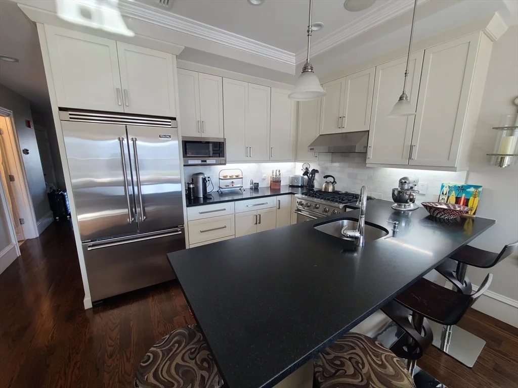2 bed, 2 bath apartment for rent at 862 East 2nd Unit 6, South Boston