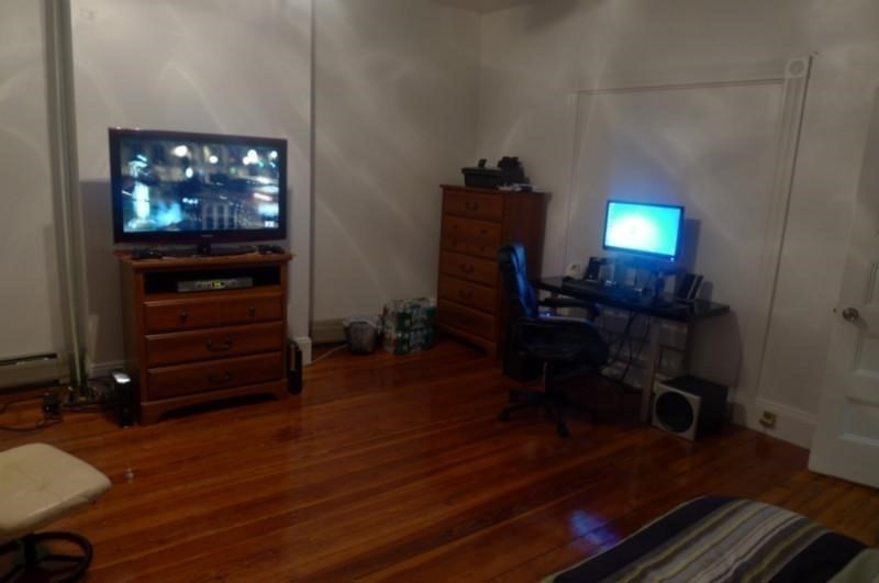 4 bed, 1 bath apartment for rent at 862 Huntington Ave Unit 2, Mission Hill — photo 6 of 8