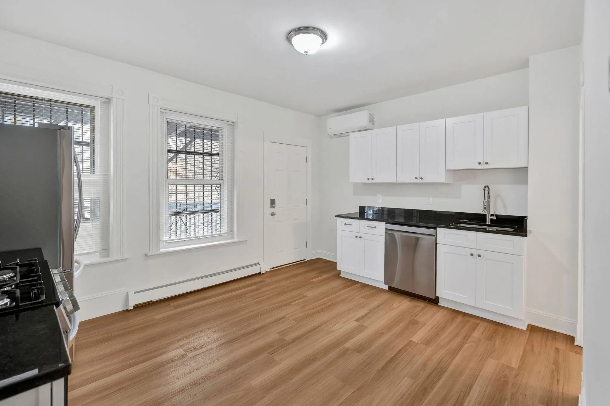 3 bed, 2 bath apartment for rent at 864 Huntington Unit 1, Coolidge Corner — photo 5 of 20