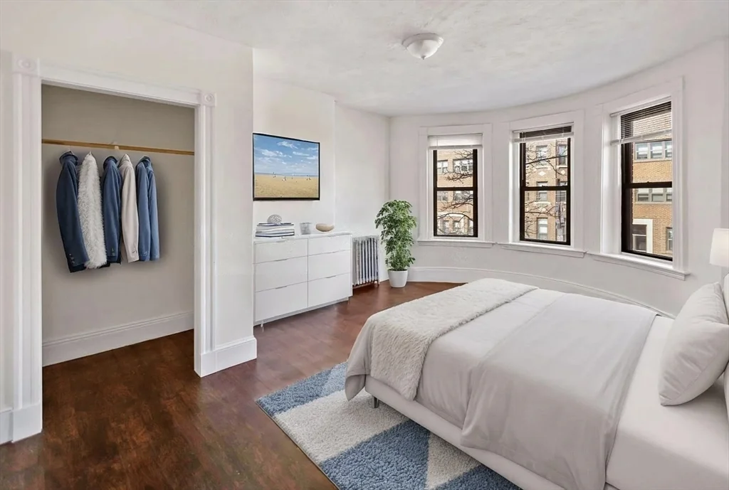 4 bed, 2 bath apartment for rent at 864 Huntington Unit 2, Mission Hill — photo 2 of 19