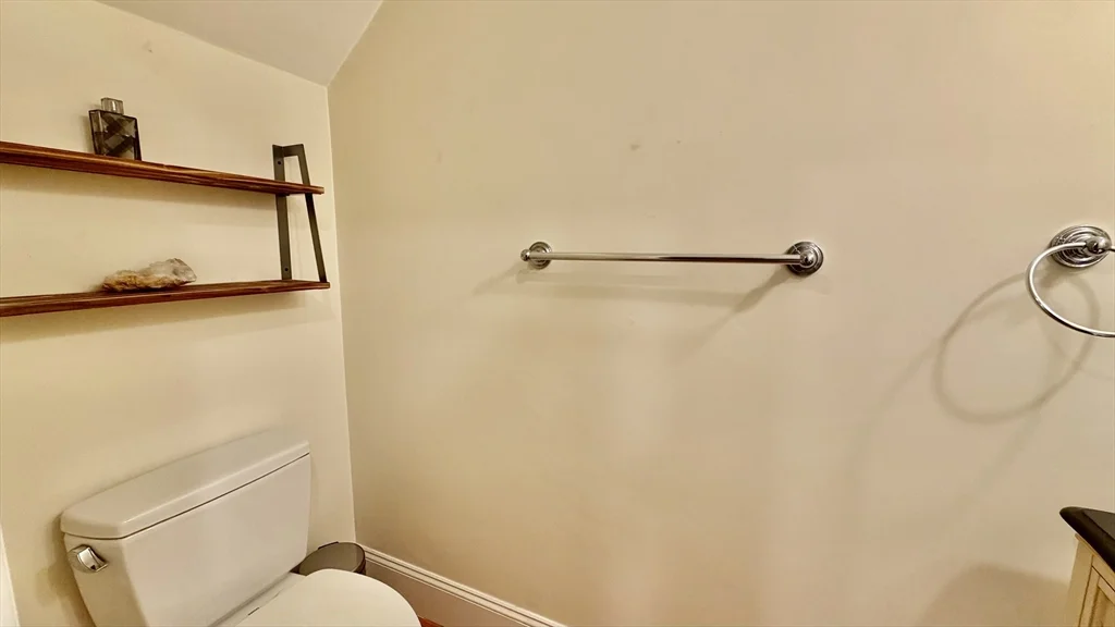 2 bed, 1 bath apartment for rent at 865 Lagrange St Unit 4, West Roxbury — photo 8 of 18