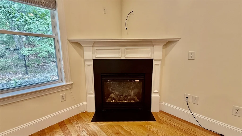2 bed, 1 bath apartment for rent at 865 Lagrange St Unit 4, West Roxbury — photo 3 of 18