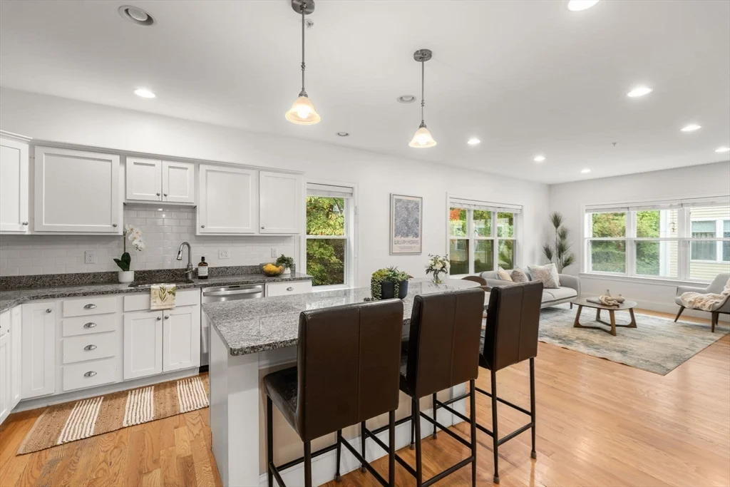 2 bed, 2 bath apartment for rent at 865 Lagrange Unit 5, West Roxbury — photo 6 of 14