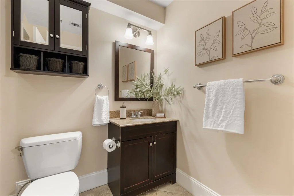 2 bed, 2 bath apartment for rent at 865 Lagrange Unit 5, West Roxbury — photo 9 of 14
