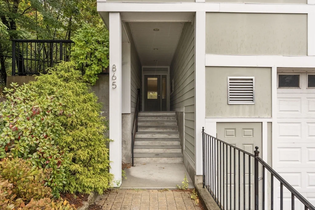2 bed, 2 bath apartment for rent at 865 Lagrange Unit 5, West Roxbury — photo 14 of 14