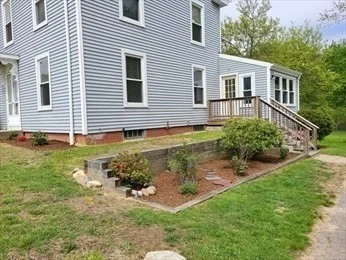 3 bed, 1 bath apartment for rent at 865 Main St Unit 1, Hanover — photo 3 of 36