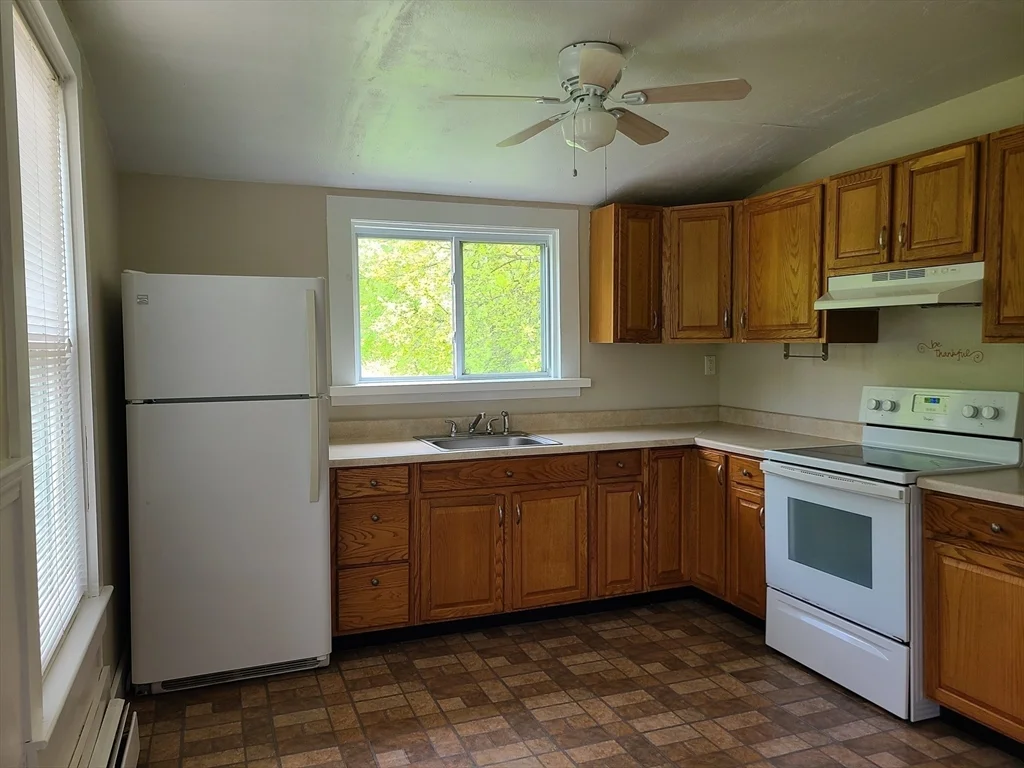 2 bed, 1 bath apartment for rent at 865 Main St Unit 2, Hanover — photo 2 of 21