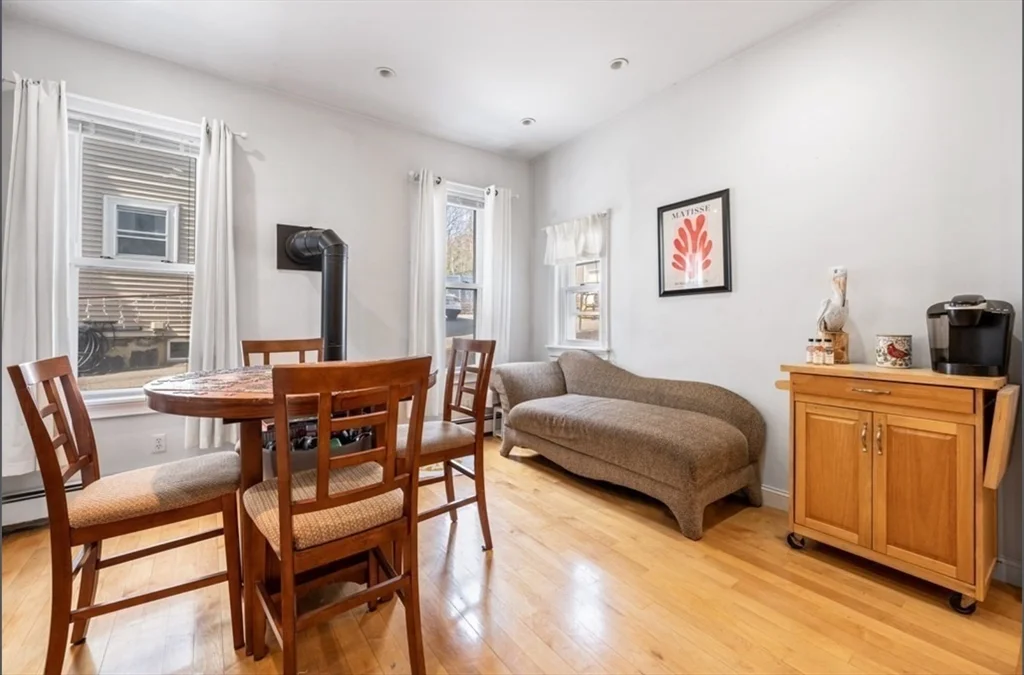 4 bed, 1 bath apartment for rent at 866 East 5th Unit 1, South Boston — photo 9 of 17