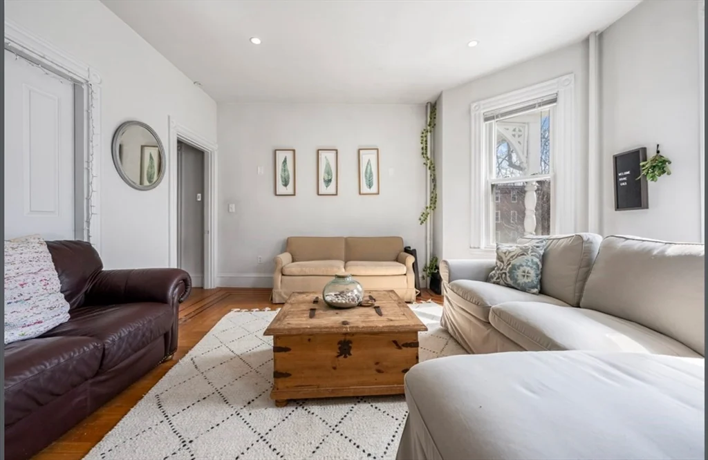 4 bed, 1 bath apartment for rent at 866 East 5th Unit 1, South Boston — photo 10 of 17