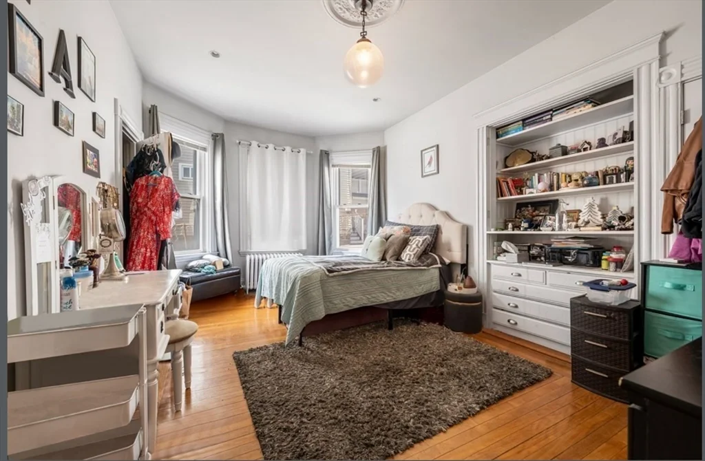 4 bed, 1 bath apartment for rent at 866 East 5th Unit 1, South Boston — photo 6 of 17