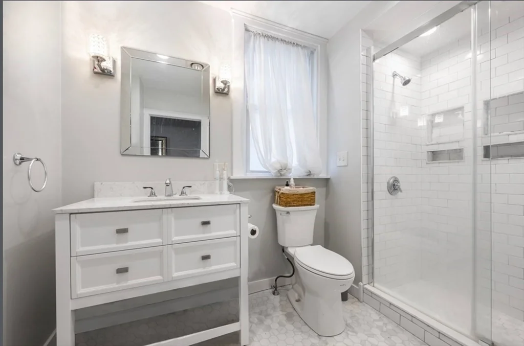 4 bed, 1 bath apartment for rent at 866 East 5th Unit 1, South Boston — photo 8 of 17
