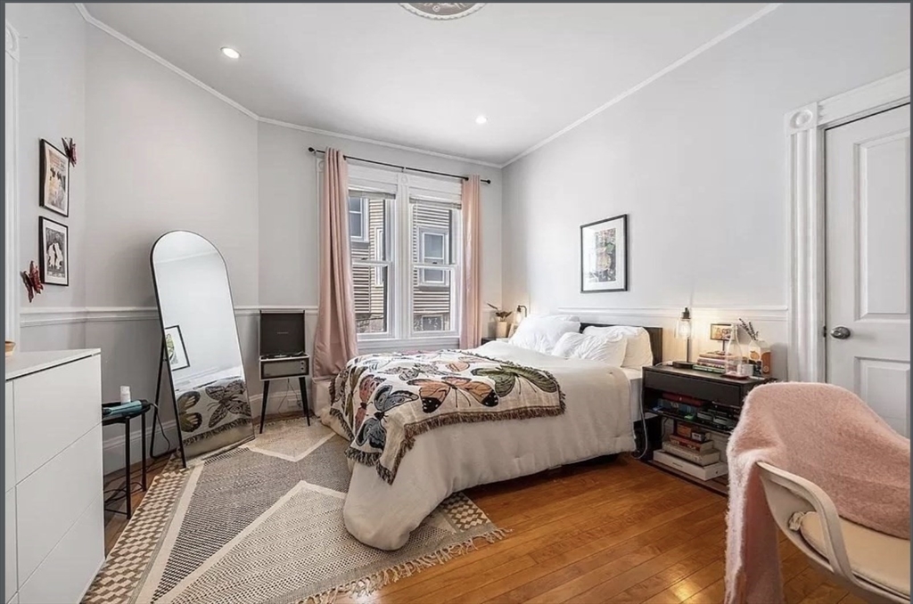 4 bed, 1 bath apartment for rent at 866 East 5th Unit 1, South Boston — photo 6 of 12