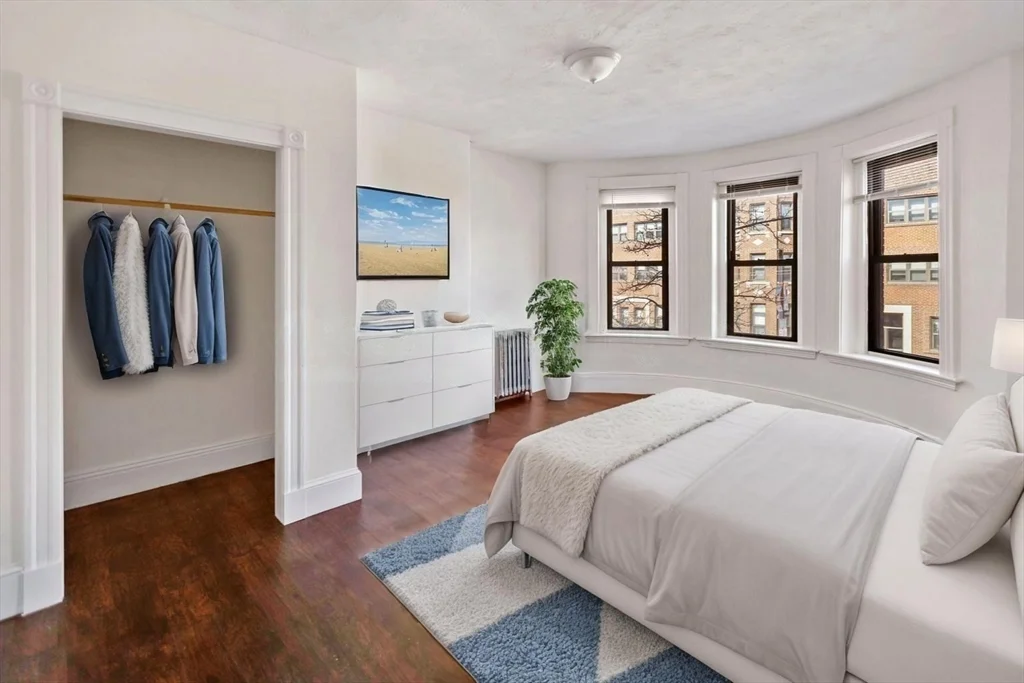 5 bed, 2 bath apartment for rent at 866 Huntington Ave Unit 2, Mission Hill — photo 1 of 23
