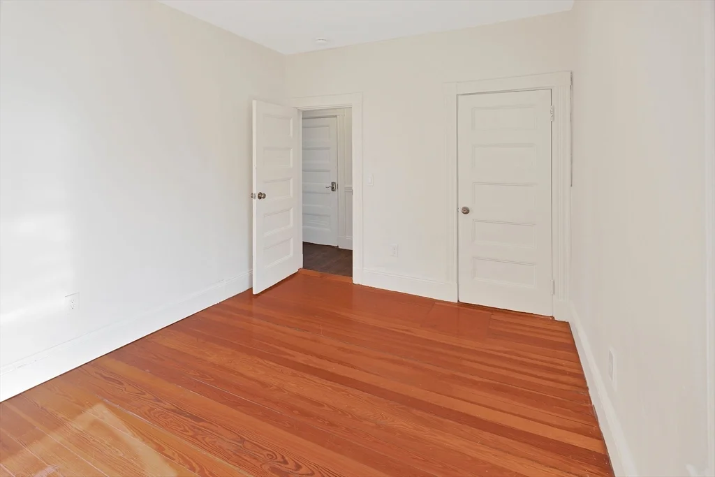 5 bed, 2 bath apartment for rent at 866 Huntington Ave Unit 3, Mission Hill — photo 8 of 20