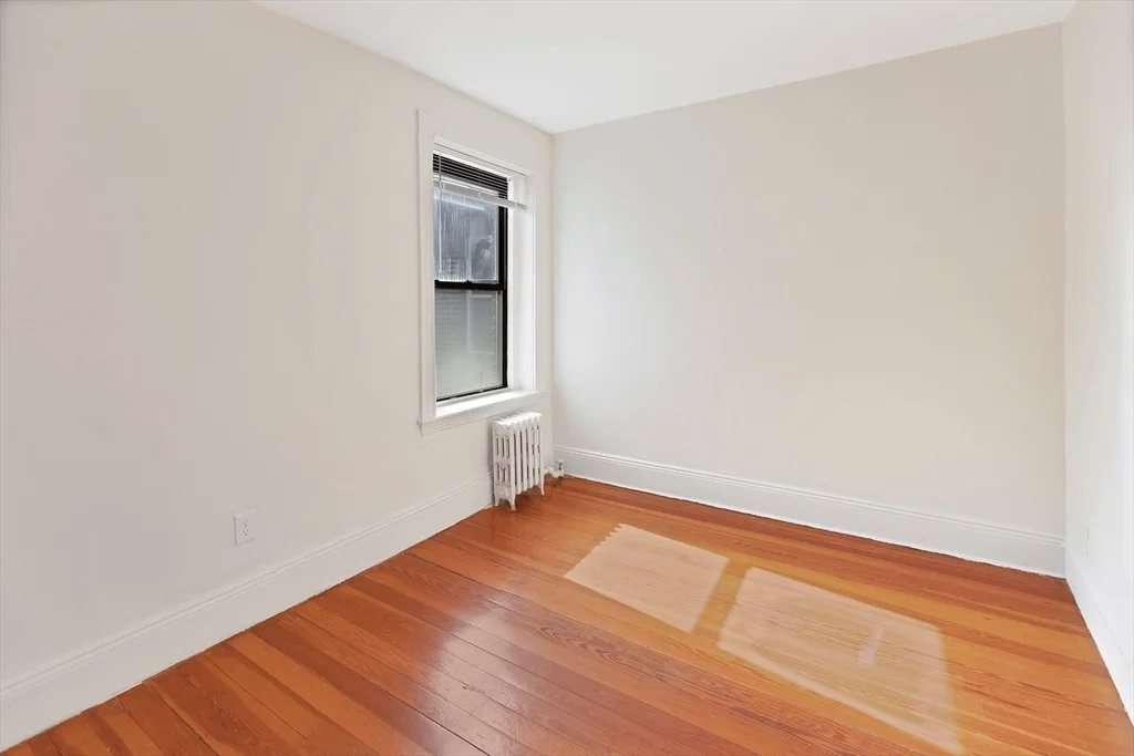 5 bed, 2 bath apartment for rent at 866 Huntington Ave Unit 3, Mission Hill — photo 6 of 20