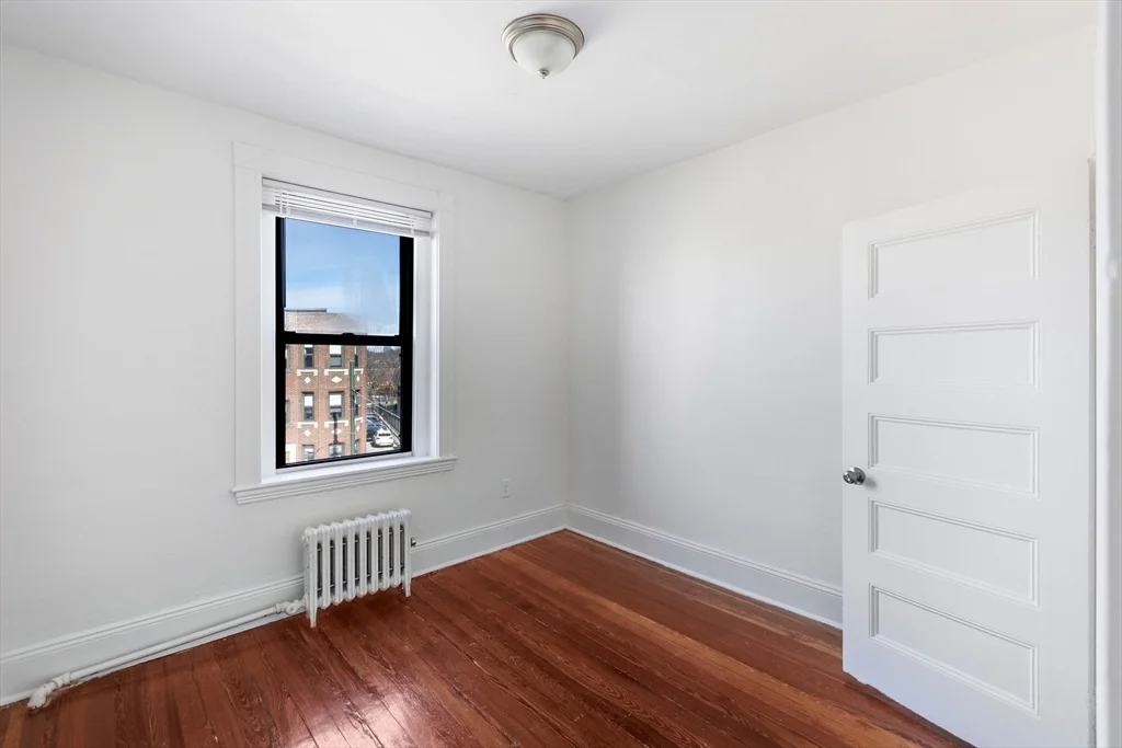 5 bed, 2 bath apartment for rent at 866 Huntington Ave Unit 3, Mission Hill — photo 5 of 20