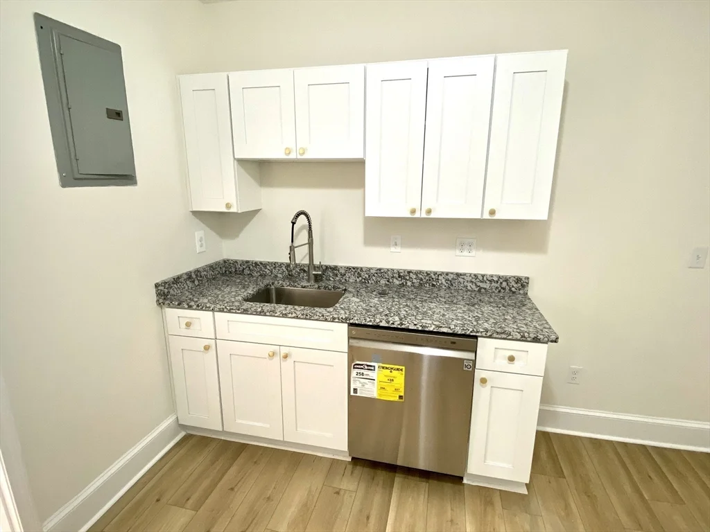 5 bed, 2 bath apartment for rent at 866 Huntington Ave Unit 3A, Mission Hill — photo 5 of 19