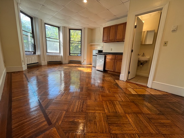 Studio bed, 1 bath apartment for rent at 868 Beacon St Unit 1, Fenway — photo 1 of 8