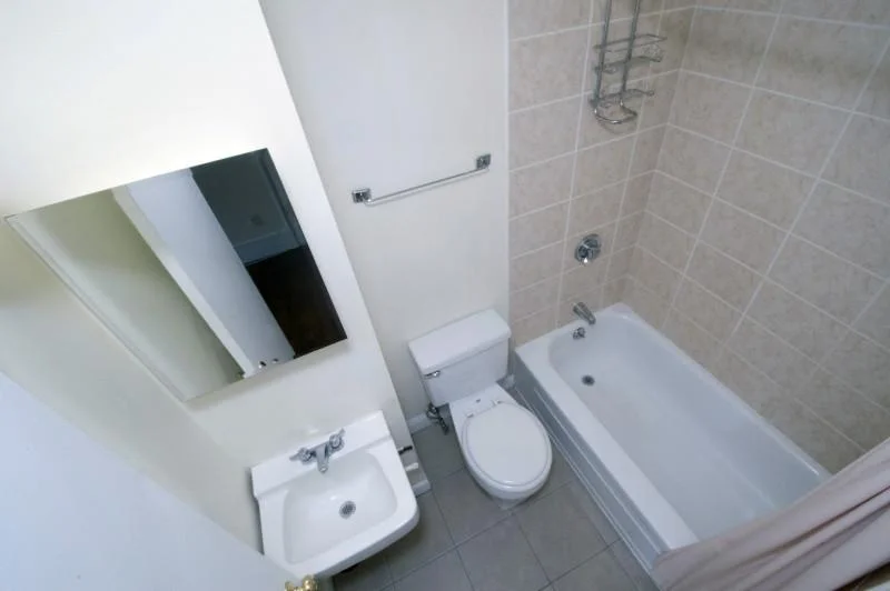 Studio bed, 1 bath apartment for rent at 868 Beacon St Unit 11, Fenway — photo 2 of 3