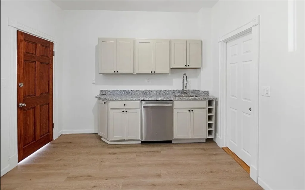 3 bed, 2 bath apartment for rent at 868 Huntington Ave Unit 1, Mission Hill — photo 4 of 15