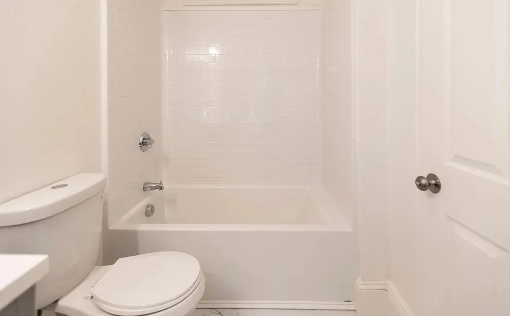 3 bed, 2 bath apartment for rent at 868 Huntington Ave Unit 1, Mission Hill — photo 9 of 15