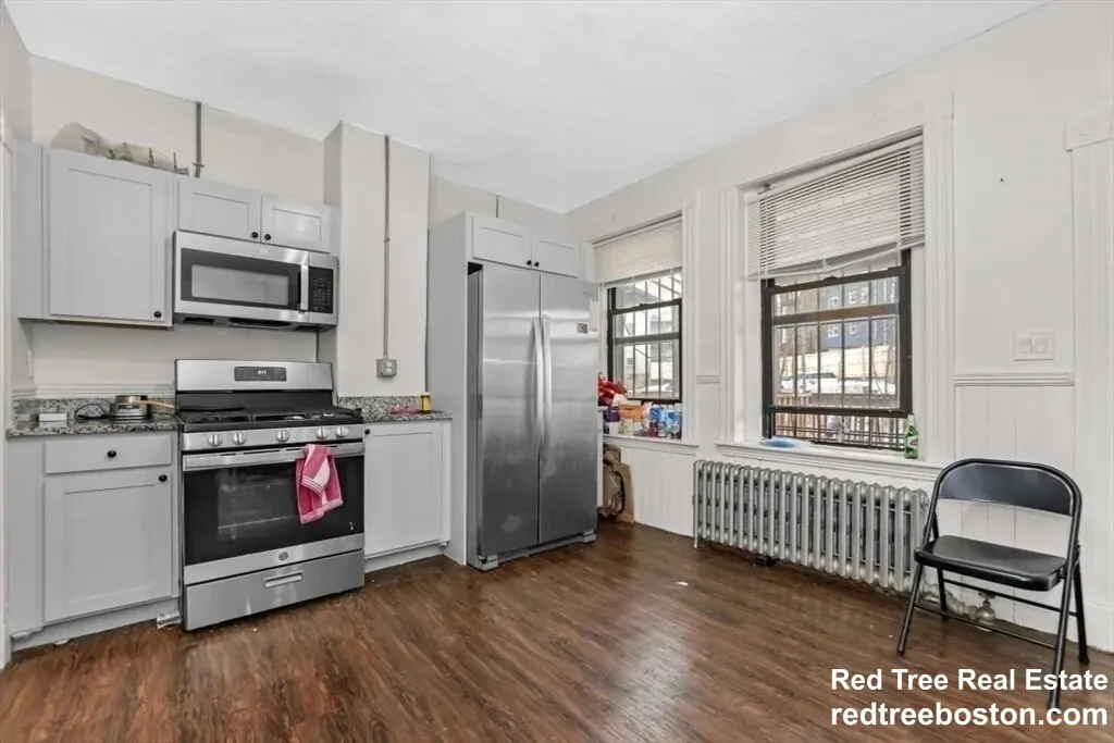 5 bed, 2 bath apartment for rent at 868 Huntington Ave Unit 3, Coolidge Corner — photo 6 of 8