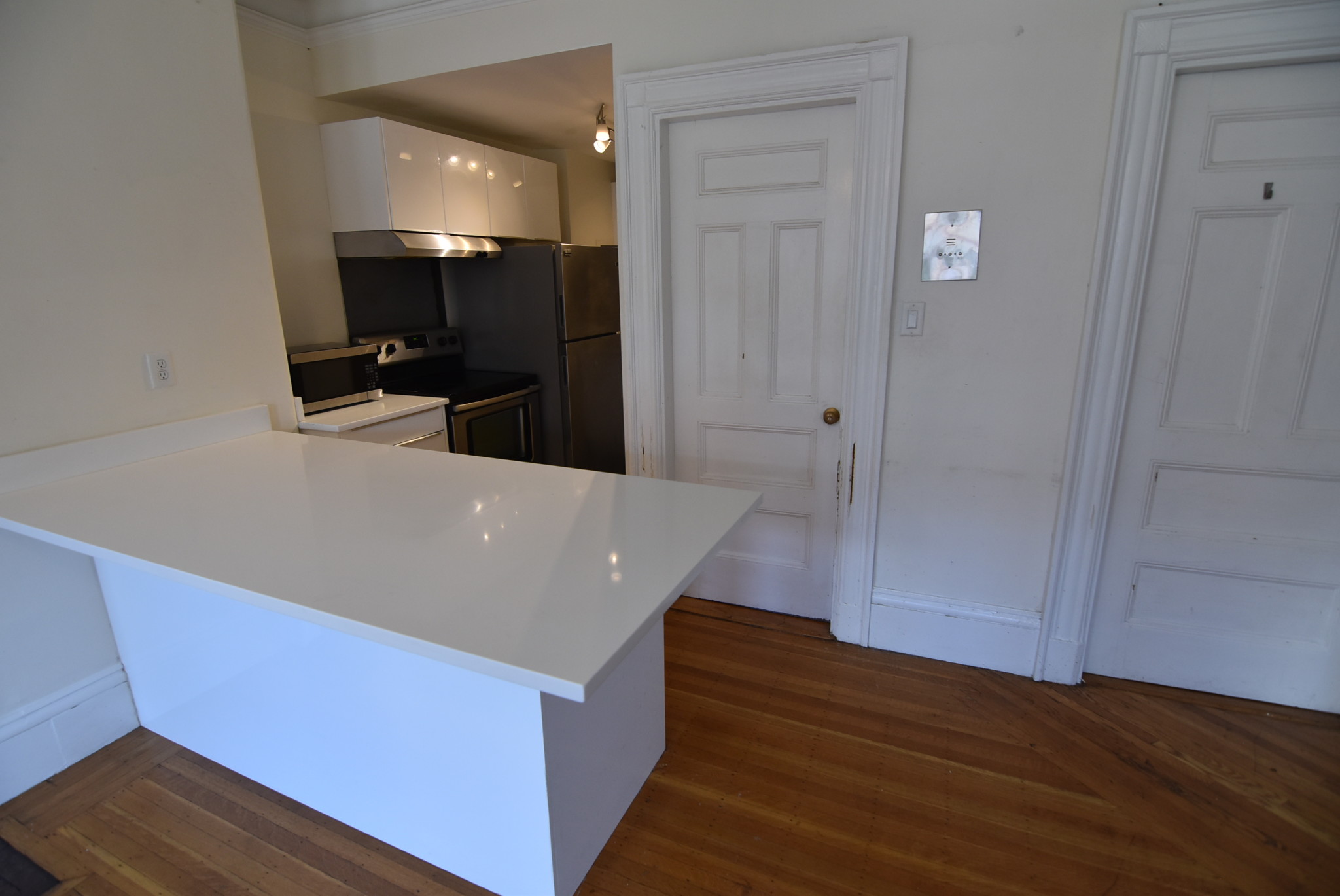 1 bed, 1 bath apartment for rent at 869 Beacon St Unit 4, Fenway — photo 3 of 9