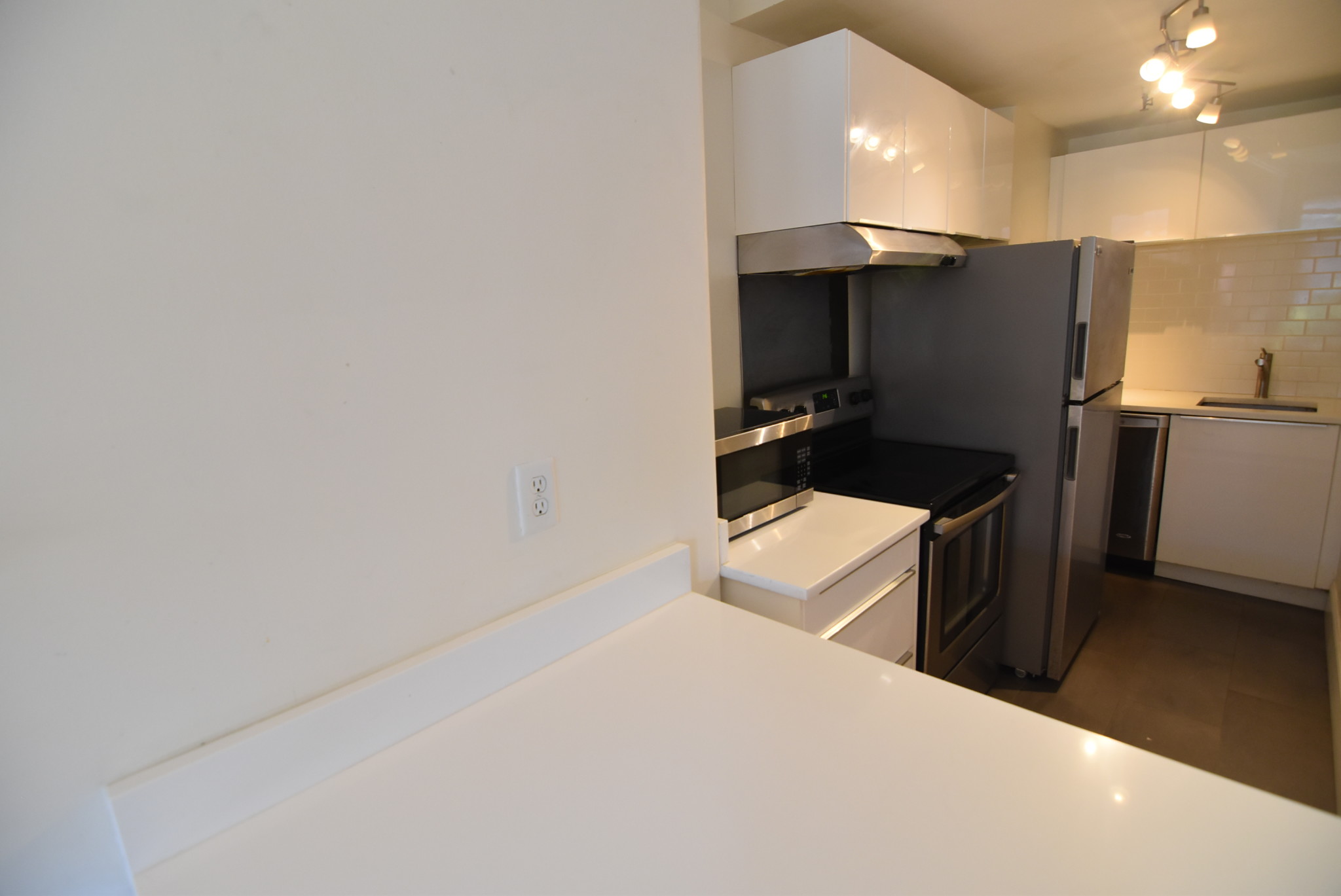 1 bed, 1 bath apartment for rent at 869 Beacon St Unit 4, Fenway — photo 4 of 9