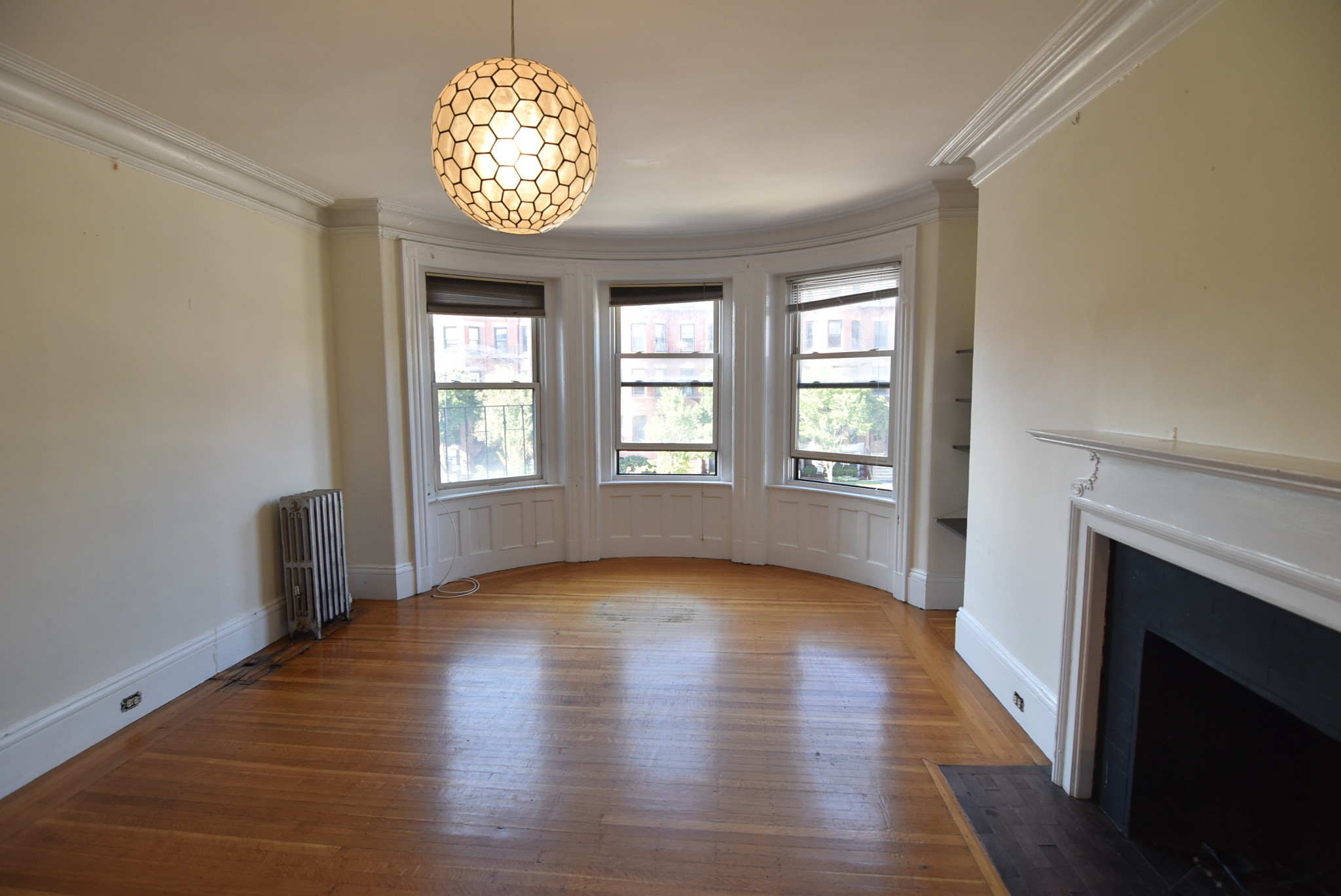 1 bed, 1 bath apartment for rent at 869 Beacon St Unit 4, Fenway