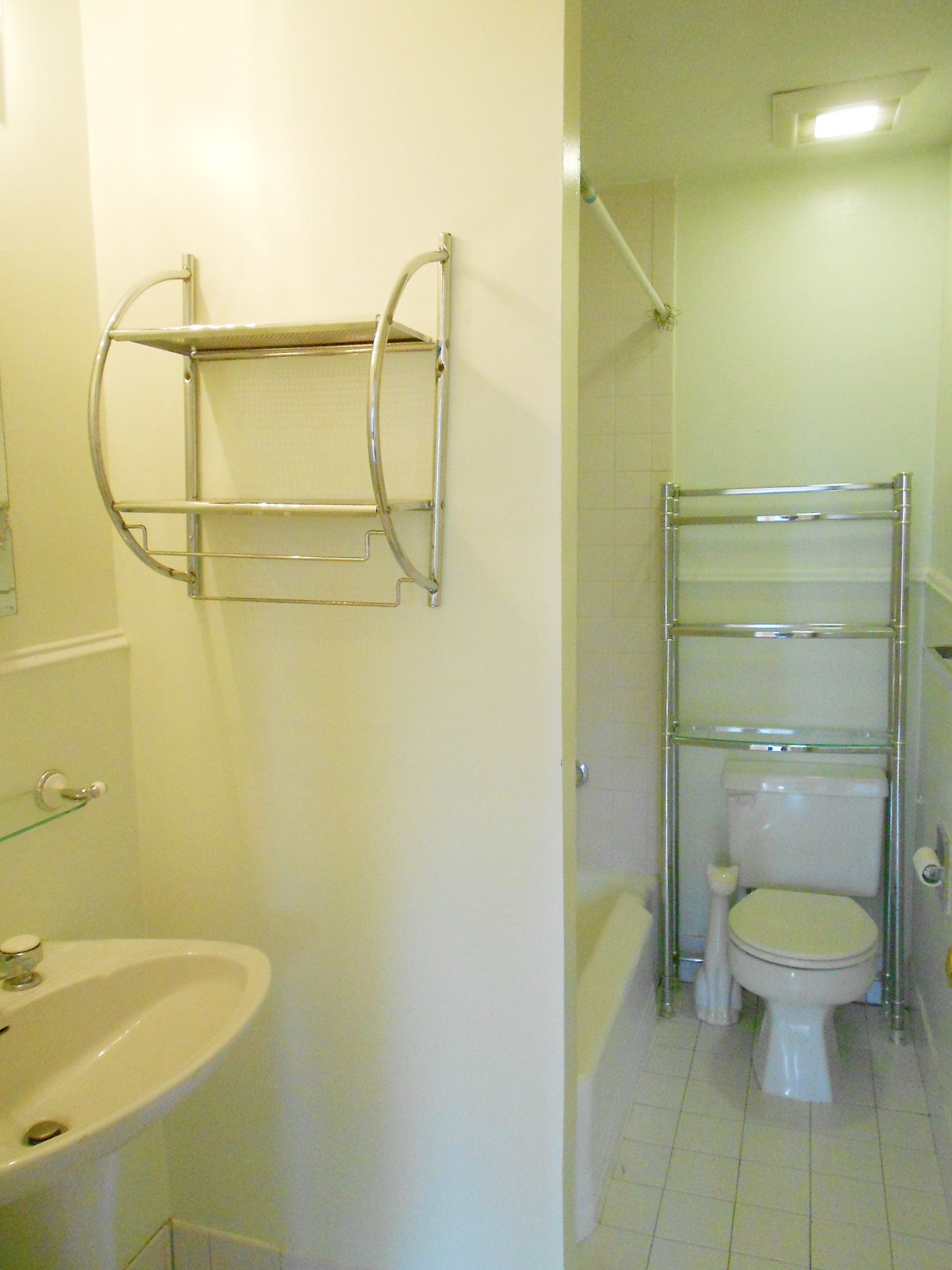 1 bed, 1 bath apartment for rent at 869 Beacon St Unit 9, Fenway — photo 2 of 10