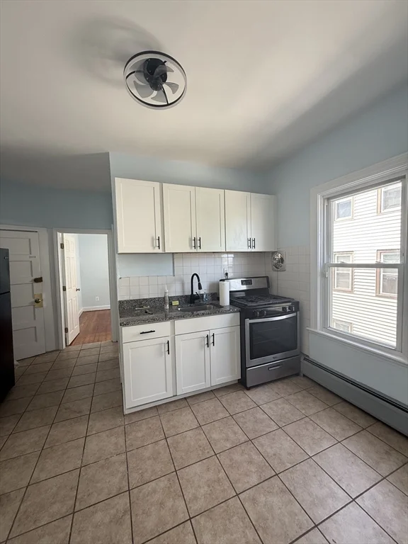 2 bed, 1 bath apartment for rent at 869 Brock Ave Unit 2N, New Bedford — photo 3 of 6