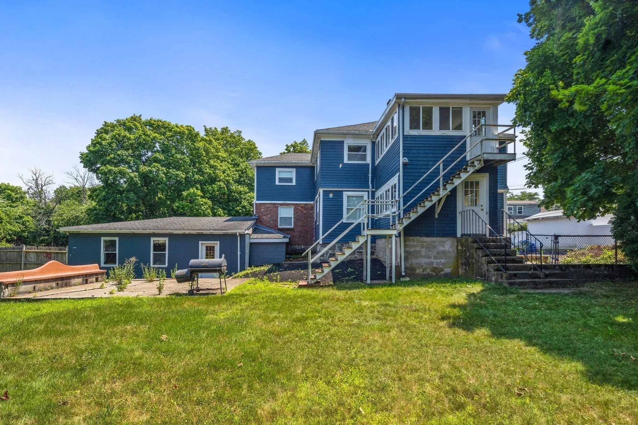 3 bed, 1 bath apartment for rent at 869 Granite St Unit 2, Braintree