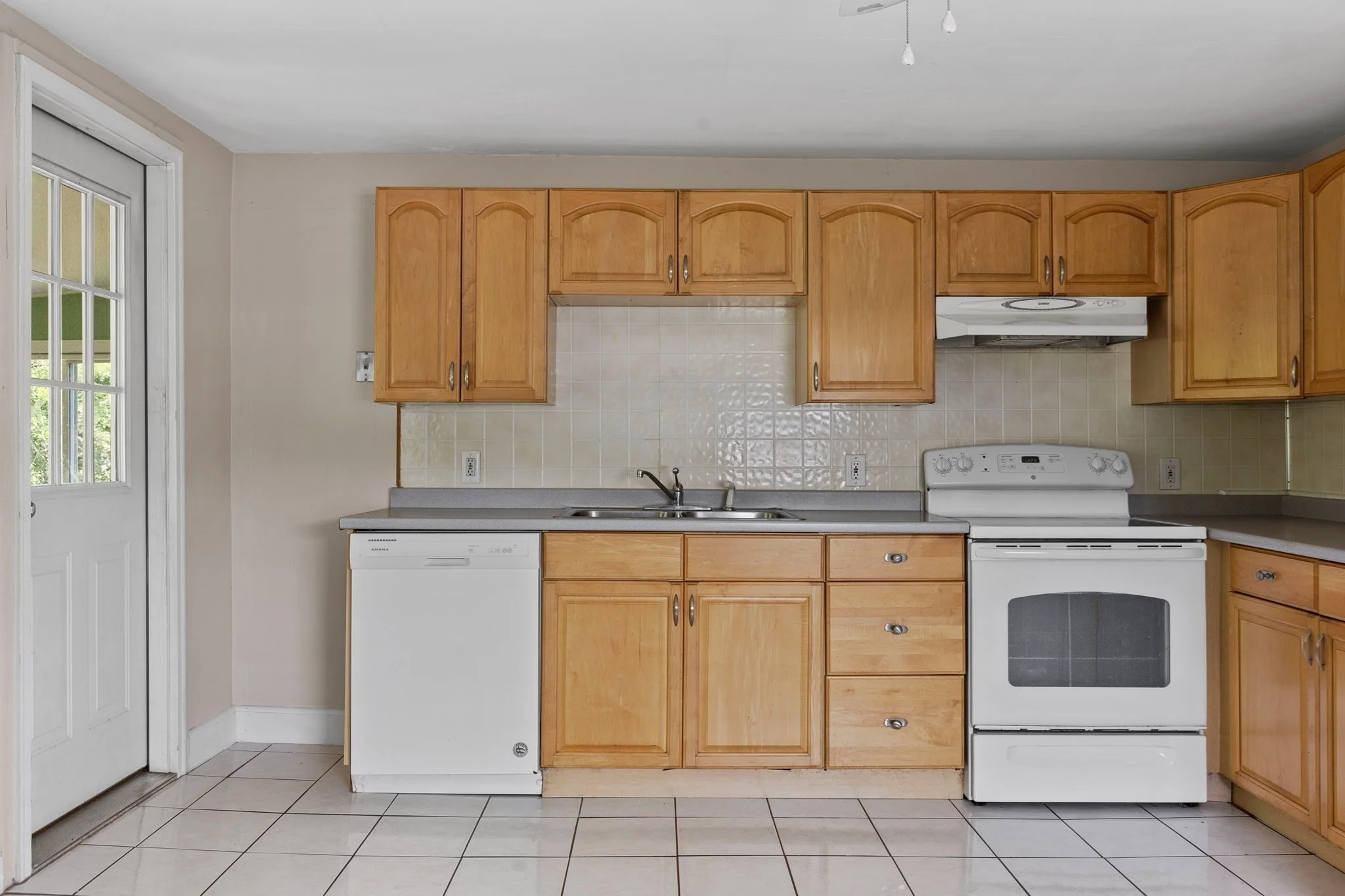 3 bed, 1 bath apartment for rent at 869 Granite St Unit 2, Braintree — photo 17 of 28