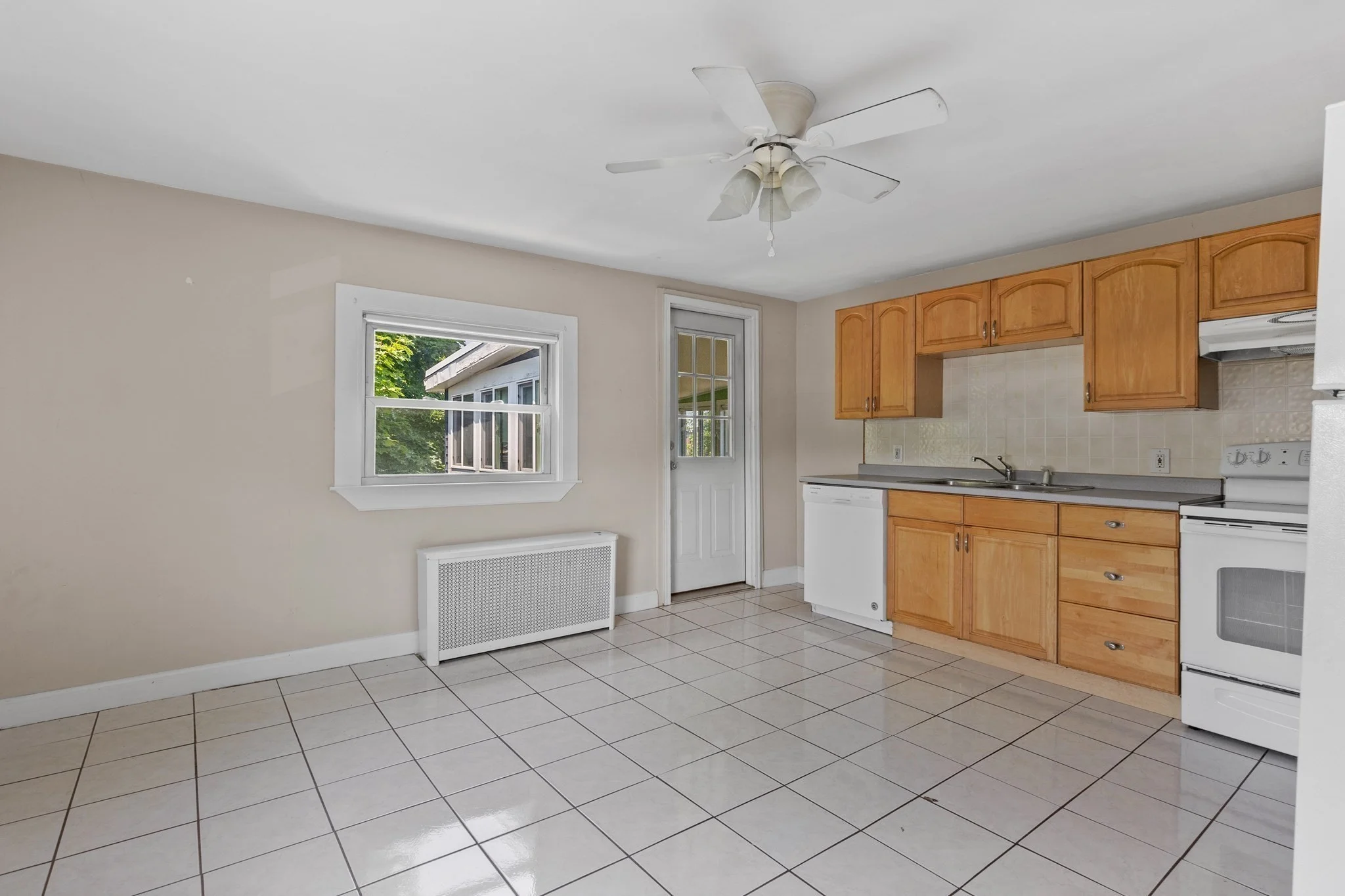 3 bed, 1 bath apartment for rent at 869 Granite St Unit 2, Braintree — photo 15 of 28