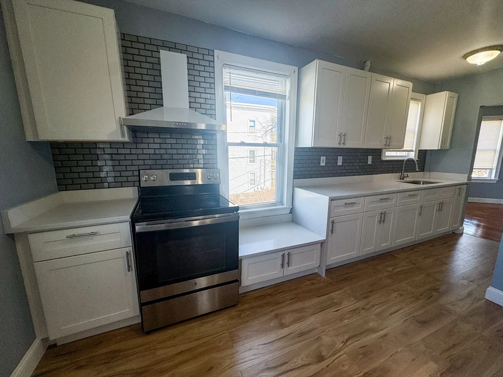 3 bed, 1 bath apartment for rent at 87-89 Goodridge St Unit 2, Lynn — photo 2 of 16