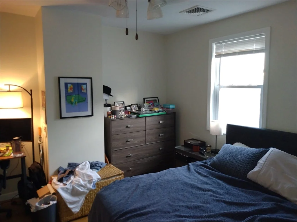 4 bed, 2.5 bath apartment for rent at 87 Baxter St Unit 3, South Boston — photo 6 of 9
