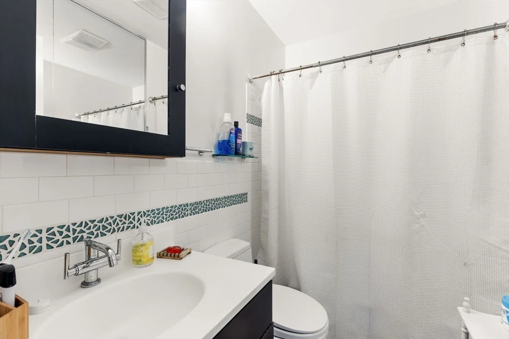 2 bed, 1 bath apartment for rent at 87 Bristol St Unit 1A, Area 4-The Port — photo 11 of 18