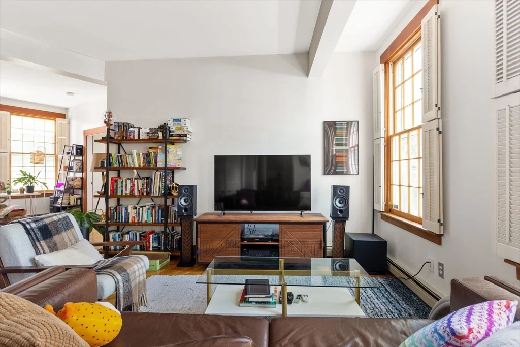 2 bed, 1 bath apartment for rent at 87 Bristol St Unit 1A, Area 4-The Port — photo 3 of 18